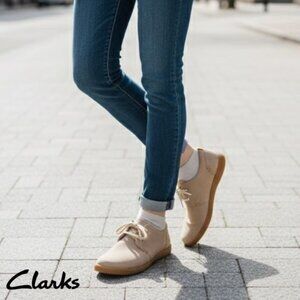 CLARKS Women's Un Haven Lace Up Sand Nubuck Shoes, Size: 8.5M